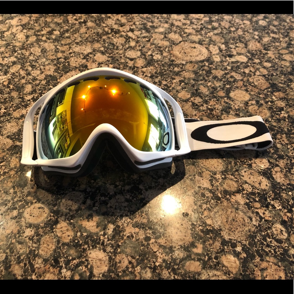 Oakley Crowbar Goggles in Matte White